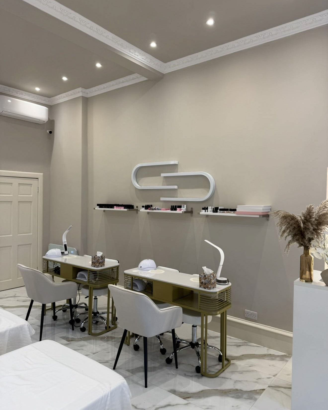 HydroFacial & Nail Bar